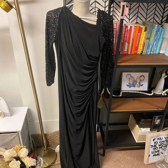 adrianna papell black sequin dress | Dresses | Adrianna Papell Ruched Sweetheart Cutout Evening Maxi Gown 2 Sponge clean only Adrianna Papell Black Sequin Dress